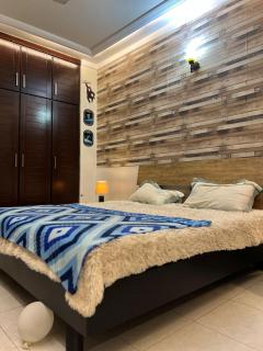 2 Bed Luxury Furnished Apartment In DHA Phase 8-Lahore - Lahore - 4