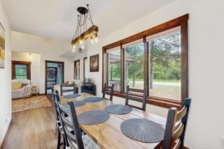 Cozy Green Cottage - 3