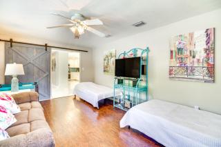 Centrally Located Cocoa Beach Haven Walk to Shore - 5