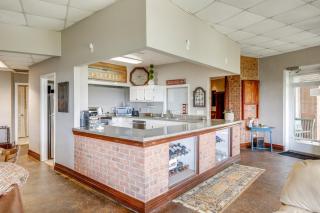 1 Mi to Lake Guntersville Scenic Condo Retreat! - Scottsboro - 2