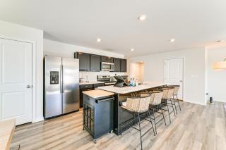 Less Than 6 Mi to Uptown Charlotte Bright Home with Yard - Charlotte - 4