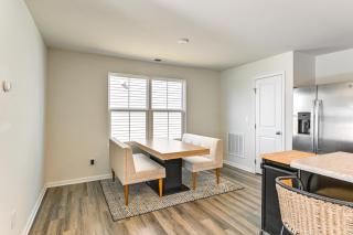 Less Than 6 Mi to Uptown Charlotte Bright Home with Yard - Charlotte - 1