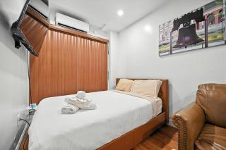 Cozy Modern Studio Perfect for Short or Long Stays - 3