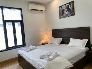 Rudra inn Peaceful 3BHK Villa near All Mandirs Vrindavan - 8