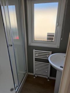 Modern 8 Berth Caravan With Near To Scratby Beach At Cali Cliffs Ref 50010Ae - 3