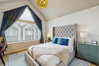 Rainier Valley Retreat - Seattle - 1