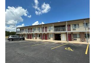 Capital O Aurora Inn Monett US 60 - Aurora - 2