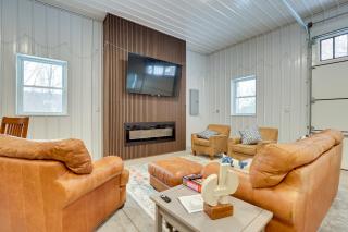 The Toasted Marshmallow Ski and Lake Game Barn - 7