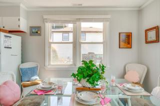 1 Mi to Avalon Pier Charming Coastal Cottage! - 4