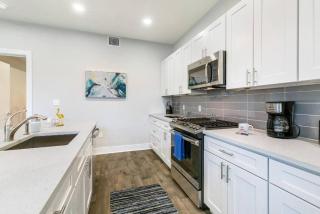 Resort Style Bywater Condo W Pool Gym & Parking! - New Orleans - 2