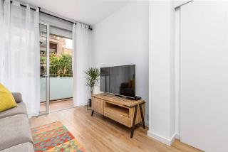 Poble Sec 3BR 2BA Balcony Sleeps 7 - 2