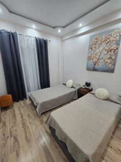 Cozzy double bedroom Apartment - 8