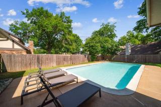 Pool Game Room Fireplace Single Story - Tulsa - 0