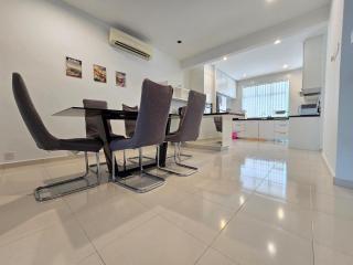 Shamrock Beach Villas - Batu Ferringhi - 4