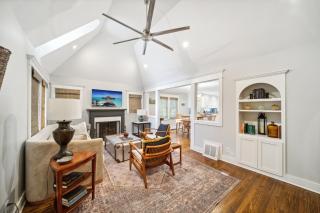 3 bed, office, hot tub, 2 min to Cherry St - 6