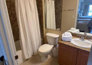The Point Hotel & Suites - 705H Luxury - Pool view - Close to Universal - 5