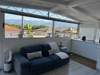 Cosy Apartment with Terrace view in Sarzana Italy - 7