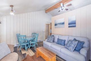 Cozy Bear Den - Sauna New Kitchen Fireplace Large Tv Wifi Indoor Sauna - Tofte - 8