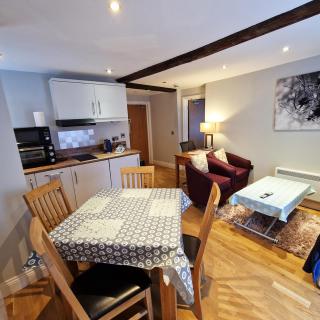 1st-floor 2-BR 2-Shower Room Patio & Parking - 9