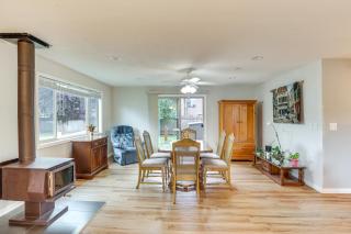 1 Mi to Dtwn Enumclaw Family Retreat! - 5