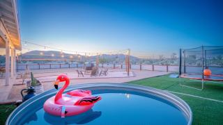 5 Mins JTNP, Pool, Trampoline, Volleyball, Games - Joshua Tree - 9