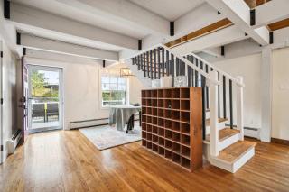 Beach Plum Cottage Steps to Beach Loft AC - - 3