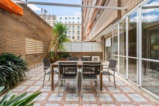Sunlit Expansive Terrace, Ac & Outdoor Seating - 6