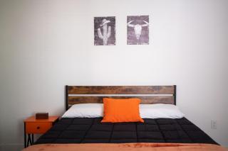 Casita Longhorn - Near Q2 - Gym & WiFi - 1