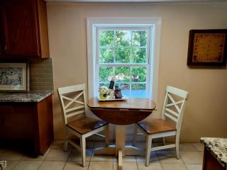 Downtown Cary 1930s Bungalow - Great walkability - 3