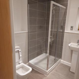 Ensuite Double Bedroom, Live in landlord - Warrington - 4
