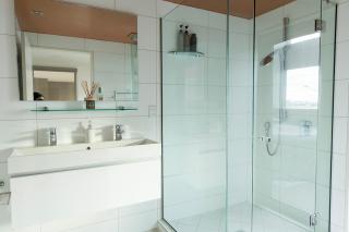 Huge Stylish Art Loft with Spa & Soaring Ceilings - Christchurch - 6