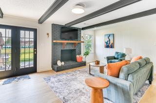 Updated, Pet-Friendly Decatur Gem with Fenced Yard - Decatur - 0