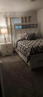 4-plex Apartment in Burien - Unit 1 - 7 min from Sea Tac Airport - 15 min from Downtown Seattle - 0
