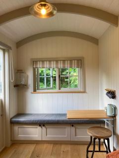 The Orchard Hut - Redhill - 7