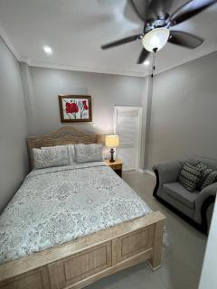Veroniques House Two Bedroom Woodbrook Apartment- Prime location - Port of Spain - 8