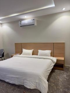 Studio with a calm and comfortable designse - 7