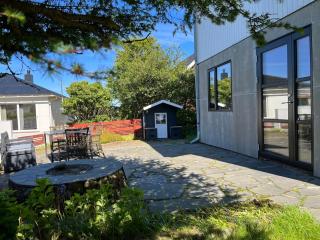 Stay in the heart of Tórshavn by the creek - 0