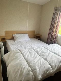 Cosy Caravan With Free Wifi At Sand Le Mere Holiday Park, Ref 71009R - Tunstall - 4