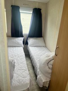 Cosy Caravan With Free Wifi At Sand Le Mere Holiday Park, Ref 71009R - Tunstall - 2