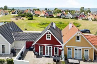 Idyllic Holiday Home By Beach And Nature - Bro - 0