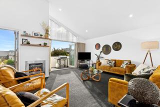Spacious Alpine View Resort - 8