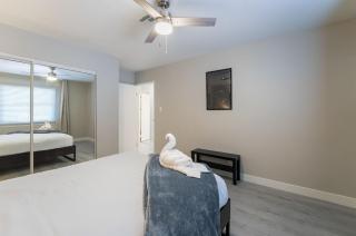 Vegas Sports Retreat , Pool, BBQ & B-ball - 9