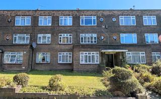 Bright Flat near Neasden Station - 1