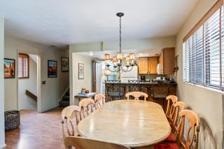 Alpine Escape, Sleeps 8, 3BR Townhouse, Pools & Hot Tubs, 8 Min Walk to Lifts, Fireplace - 4