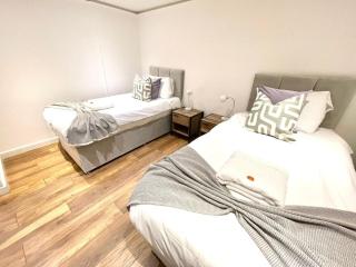 Historical Building - Cozy Basement Apartment- Central Location - Cambridge - 7