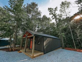 Cabin 5 One Bedroom W Kitchen - 9