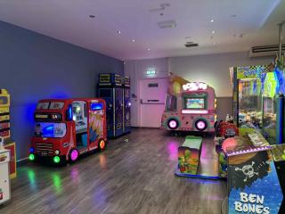 The Pines Caravan at Newquay Holiday Park - Porth - 3