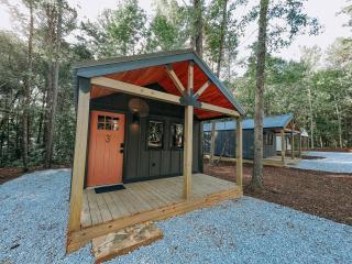 Cabin #3 One Bedroom W Kitchen - 7