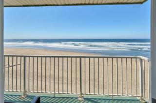 Oceanfront Suite - King Bed - Heated Indoor Pool & Hot Tub - 5