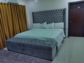 Spacious Penthouse 1 Apartment - 8